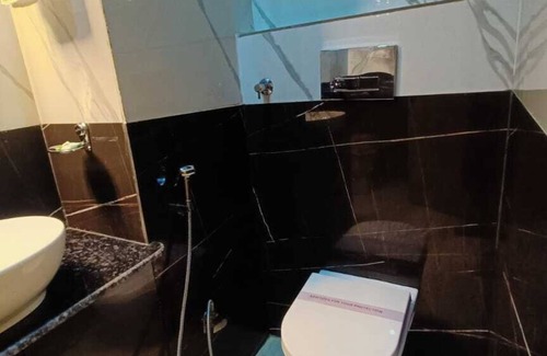Mathura Hotel | Hotel Madhavam