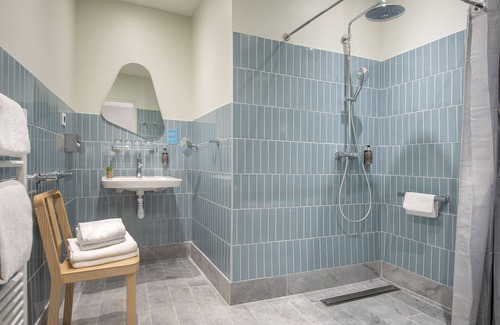 Porte-Saint-Martin Hotel | Hôtel Magenta 38 by Happyculture