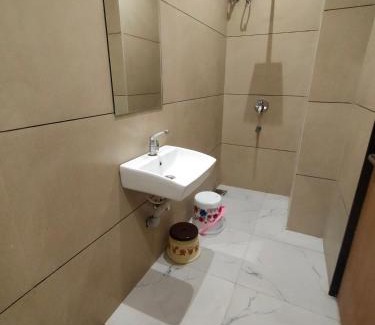 Ujjain Hotel | Hotel Mahadev Paradise