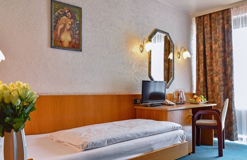 Burgel Hotel | Hotel Mainbogen