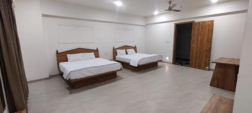 Nashik Hotel | Hotel Majestic Pearl