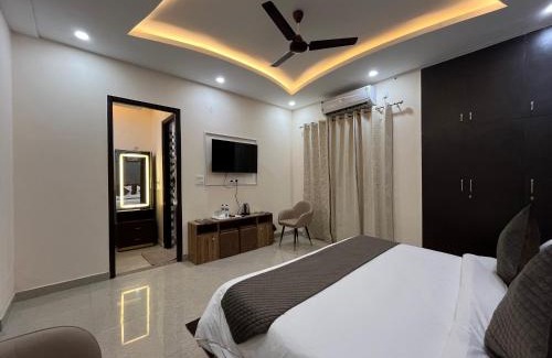 Vrindavan Hotel | Hotel Mango Tree, Vrindavan