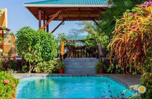 Bahía Drake Hotel | Hotel Margarita and Tour Operator Drake Bay
