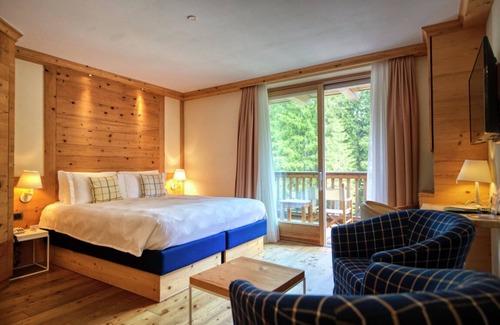 Campo Carlo Magno Hotel | Hotel Maribel