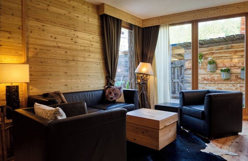 Campo Carlo Magno Hotel | Hotel Maribel