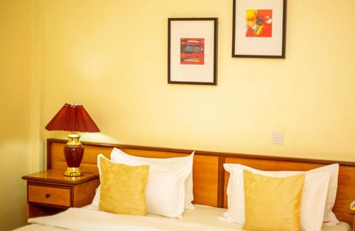 Nungua Hotel | Hotel Marjorie `Y`