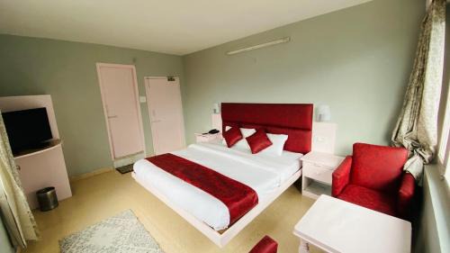New Manali Casa | Hotel Meadows & Hotel Ocean Edge ! Family Hotel ! A couple Hotel ! Near to Hadimba Temple