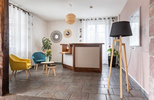 Saint-Jean-le-Vieux Hotel | Hotel Mendy