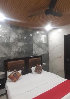 Kalkaji Cama Y Desayuno | Hotel Metro Residency Kalkaji