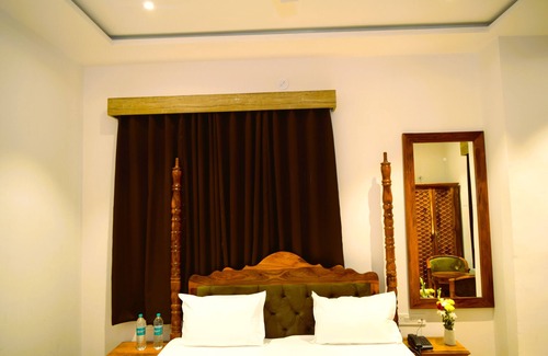 Udaipur Hotel | Hotel Mewar Mahal - Udaipur