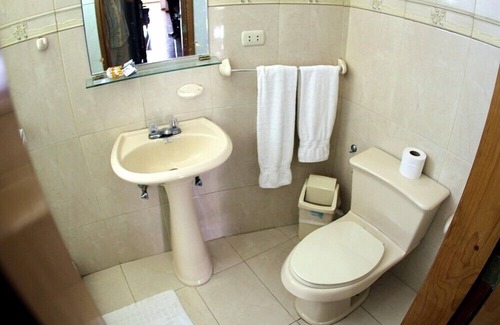 Catia La Mar Hotel | HOTEL MIRAMAR SUITES