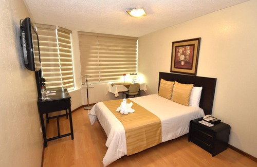 Parroquia San Francisco Hotel | Hotel Montecarlo