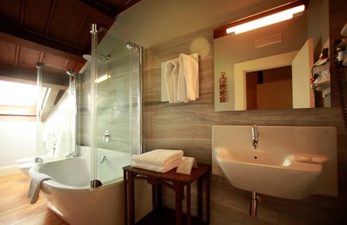 Lugo Hotel | Hotel Monumento Pazo de Orbán