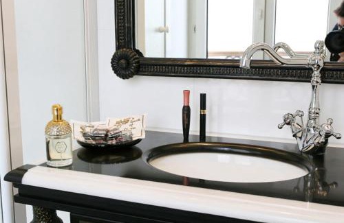 Faubourg Saint-Germain Hotel | Hotel Muguet