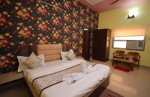 Mathura Hotel | Hotel Mukund Priya- Near Krishna Janam Bhoomi