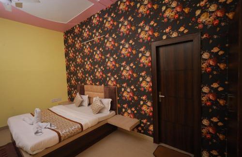 Mathura Hotel | Hotel Mukund Priya- Near Krishna Janam Bhoomi