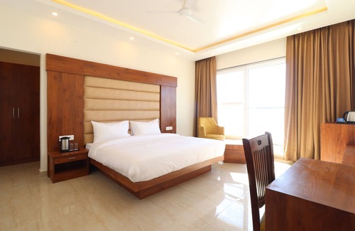 The Mall Road Hotel | Hotel Mussoorie Heights