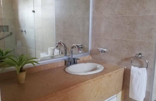 Chilpancingo de los Bravo Hotel | Hotel Torre Esmeralda