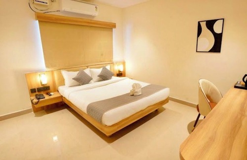 Hyderabad Hotel | Hotel Naveena Grand