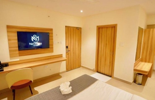 Hyderabad Hotel | Hotel Naveena Grand
