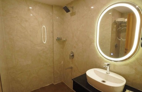 Hyderabad Hotel | Hotel Naveena Grand