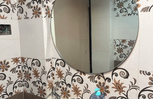 Andheri West Hotel | Hotel Newyork by Stayzy Rooms