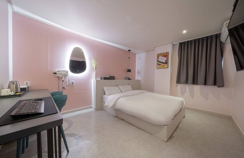 Sam-dong Hotel | Hotel Nine