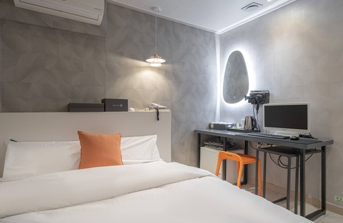 Sam-dong Hotel | Hotel Nine