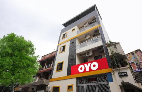 Rau Hotel | Hotel O Aashirwad