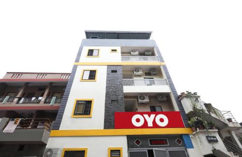 Rau Hotel | Hotel O Aashirwad