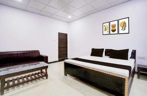 Phulpur Hotel | Hotel O Devki Garden