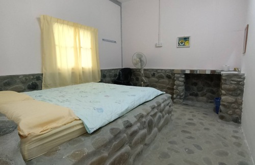 Downtown Kota Kinabalu Casa | OYO Home 90491 Flinstone Lodge