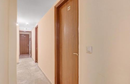 Delhi Hotel | Hotel O Green Palace