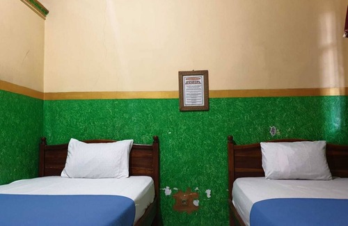 Probolinggo Hotel | Hotel O Houstel Darma Syariah