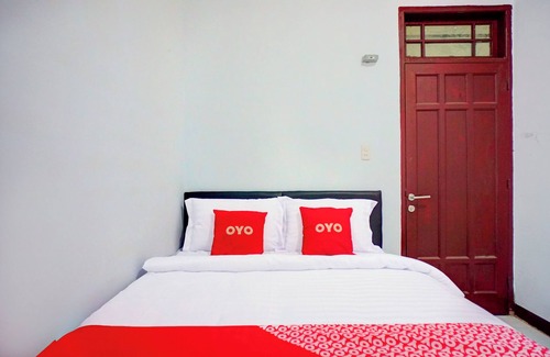 Medan Hotel | Hotel O Krakatau Near Universitas Muhammadiya Sumatra Utara ( UMSU )