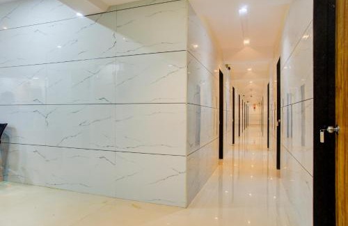Surat Hotel | Hotel O Laxmi Kuber