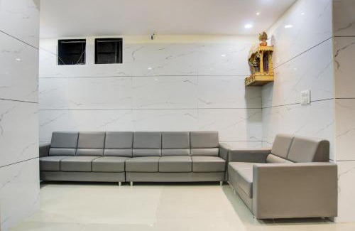 Surat Hotel | Hotel O Laxmi Kuber