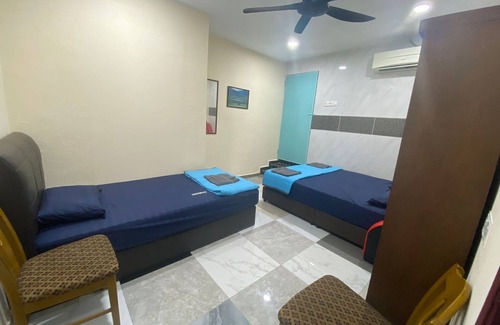 Batu Ferringhi Hotel | OYO Home 90904 Ray Yan Guesthouse
