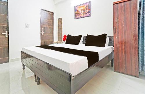 Noida Hotel | Hotel O Rooftop Castle