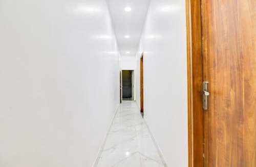 Kalkaji Hotel | Hotel O Shine Inn Govind Puri Metro Station