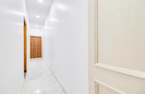 Kalkaji Hotel | Hotel O Shine Inn Govind Puri Metro Station