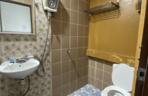 Downtown Kota Kinabalu Hotel | Super OYO 90686 Sianglory Inn