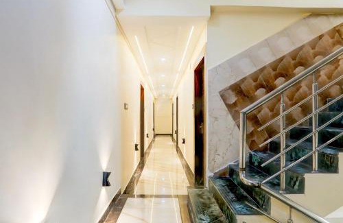 Kanpur Hotel | Hotel O The Skies