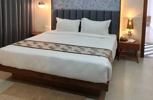 Bhopal Hotel | HOTEL OCEAN BREEZE