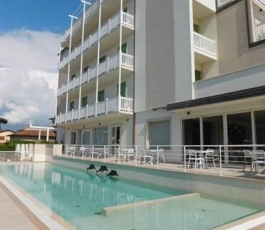 Marina di Pietrasanta Hotel | Hotel Oceano
