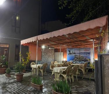 Erebuni Hotel | Hotel Old Kayaran