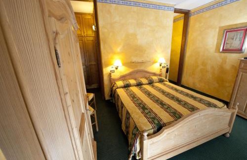 Cortina d'Ampezzo Historic Centre Hotel | Hotel Olimpia