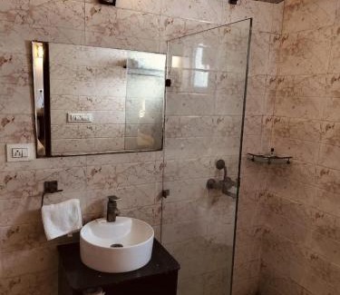 Mathura Apartamento | Hotel omaxe enternity near by prem mandir