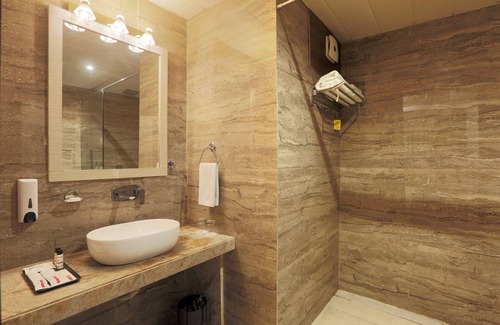 Mahipalpur Extension Hotel | Hotel Cardinal Oxmo Delhi Airport
