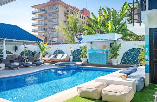 Jaco Villa | Hotel Oz Bachelor Pad Poolside Bar
